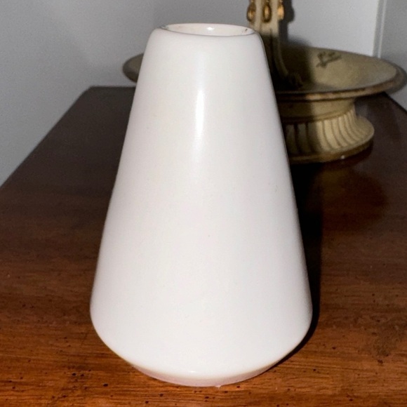 White Ceramic Reed Diffuser Vase - Picture 6 of 7